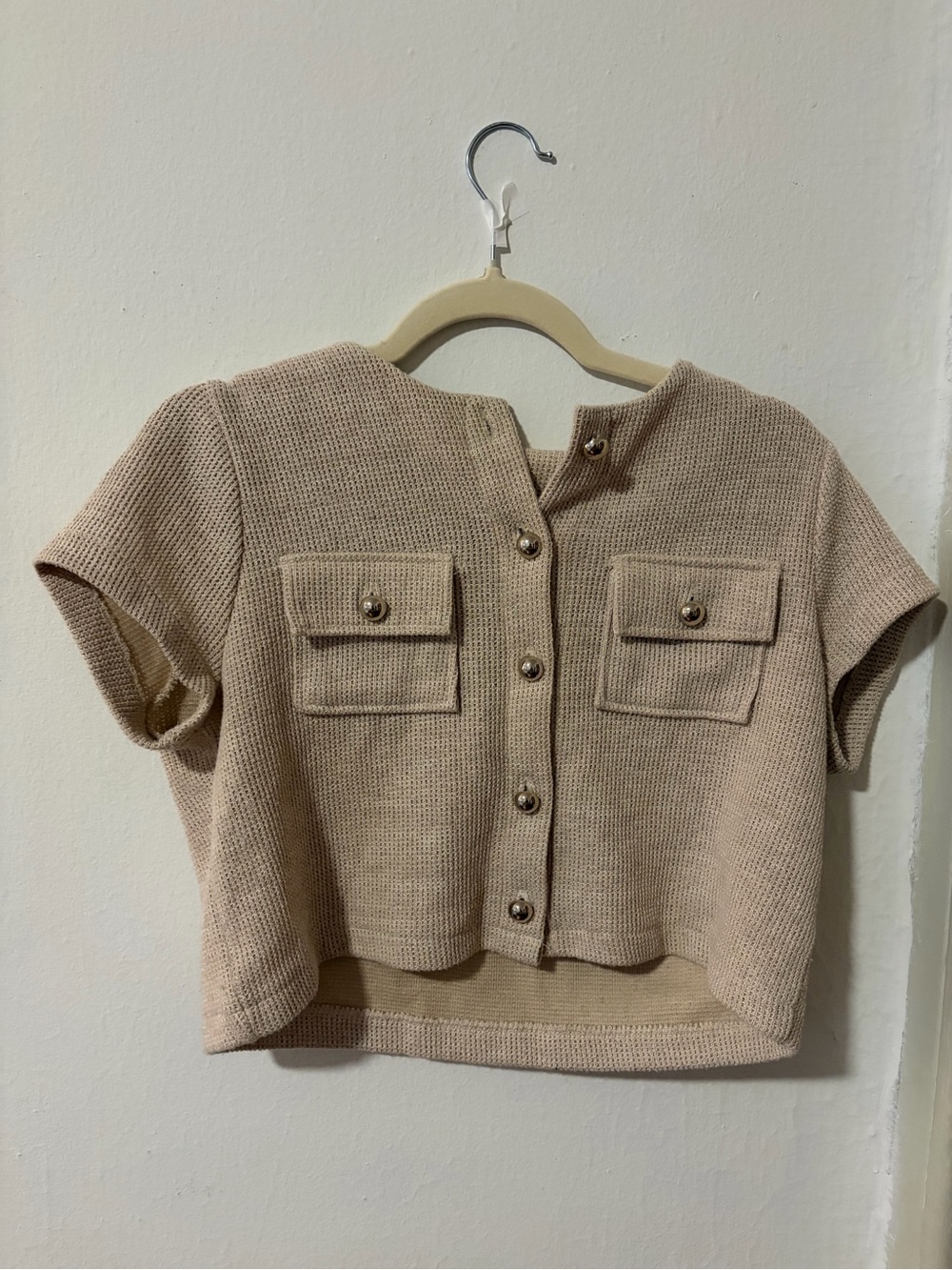 H&M Beige Cropped Button-Front Knit Top